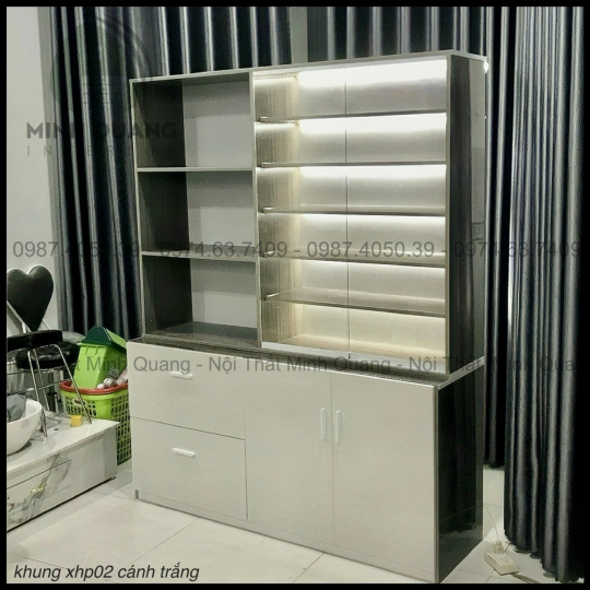 Kệ trưng bày sản phẩm đa dạng màu sắc KT005