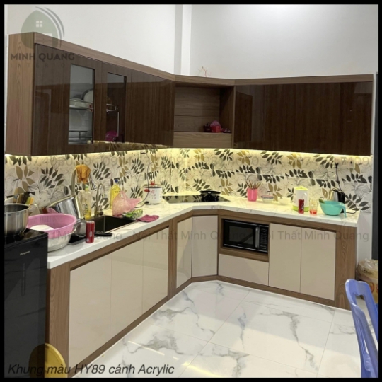 TỦ BẾP KHUNG VINCO - CÁNH PHỦ ACRYLIC AR006 