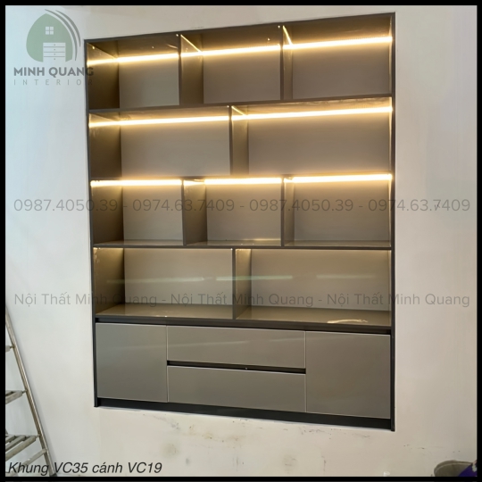 Kệ trưng bày LED âm tường của Vincoplastic có thiết kế độc đáo và hiện đại tạo điểm nhấn cực snag trọng KT0023 