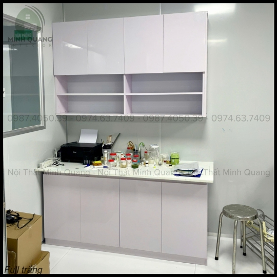 Tủ kệ làm theo yêu cầu của khách hàng từ chất liệu nhựa Vincoplastic vừa bền bỉ vừa đẹp mắt KT0034