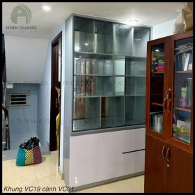 Kệ trưng bày nhựa Vincoplastic cao cấp, thiết kế mới hiện đại và tinh tế, được khách hàng rất ưa chuộng KT0031